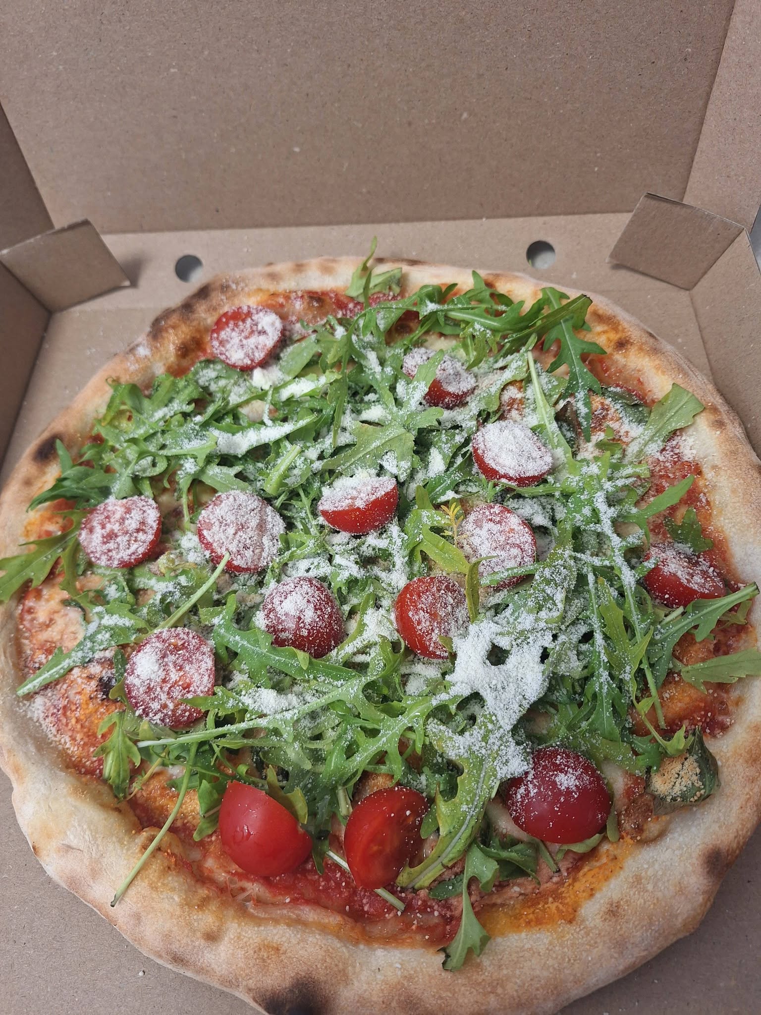 14. Crudo con rucola