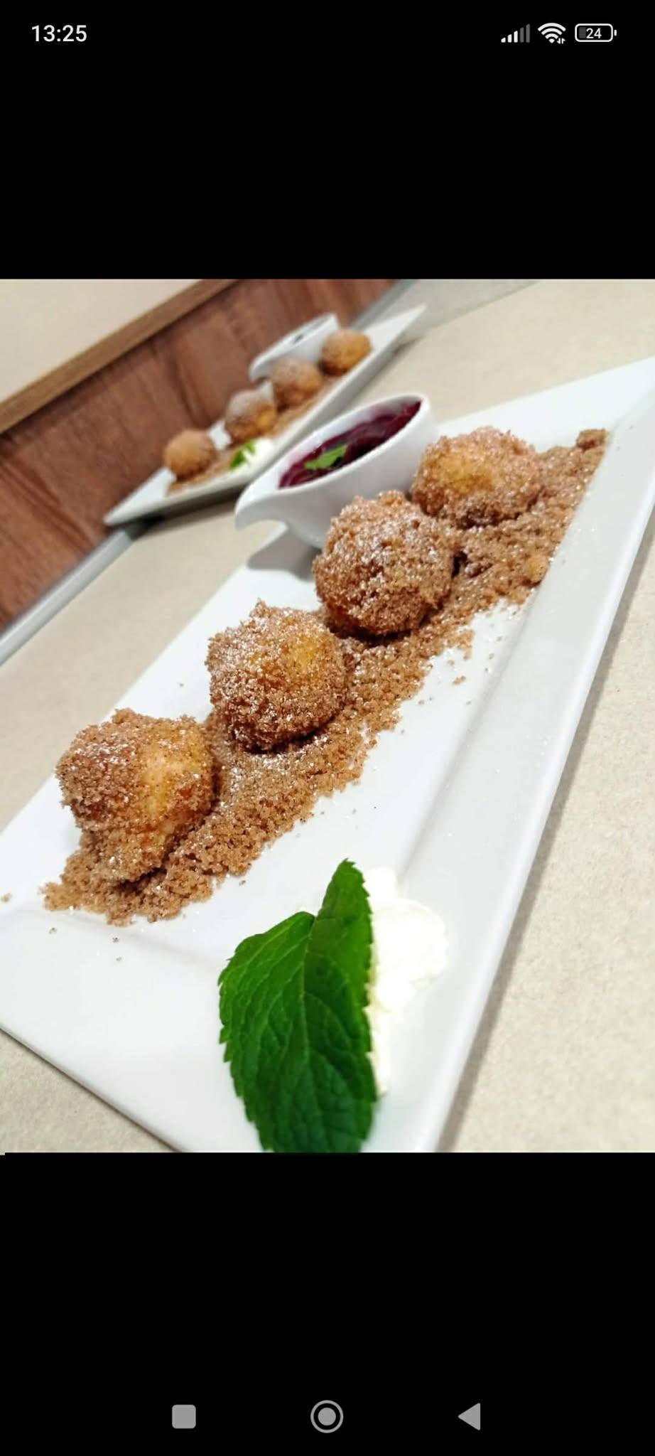 Cinnamon dumplings with mint